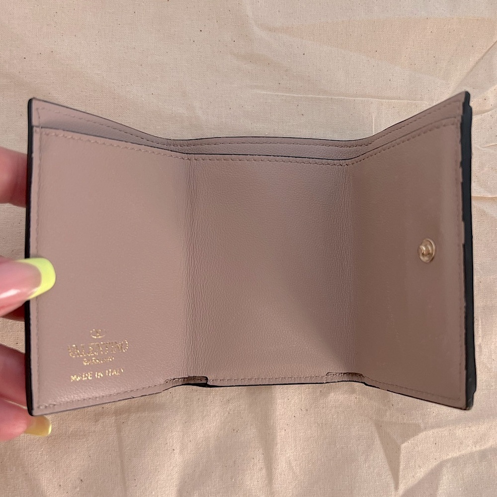 EUC VALENTINO GARAVANI Gold Rockstud Front Flap Mini Trifold Pale Pink Wallet - Picture 9 of 14